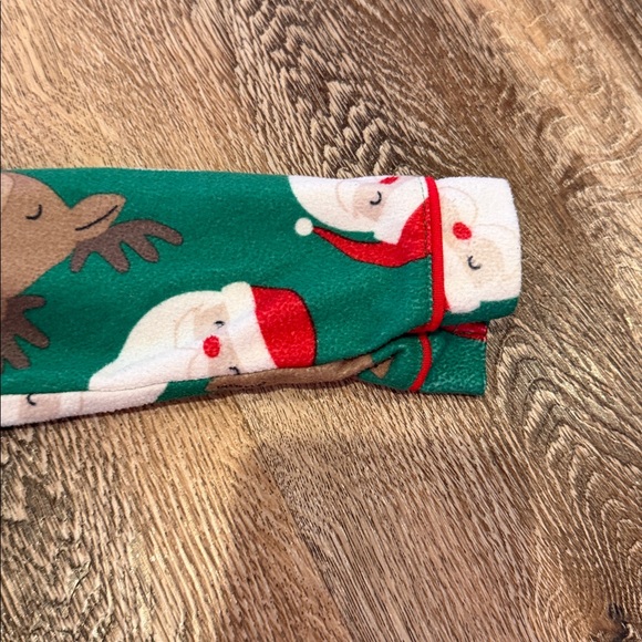 Carter’s Santa & Reindeer Pajama Set Size 3T - Picture 4 of 7